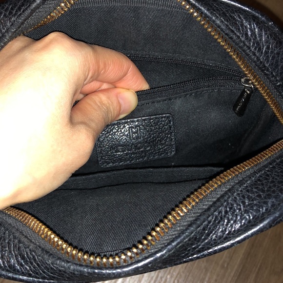 Hexagona leather messenger bag - Picture 11 of 13